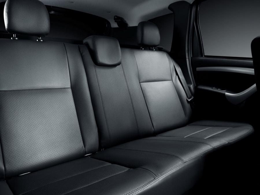 Интерьер Nissan Terrano 2014 года  (RU) (фото 17 из 32)